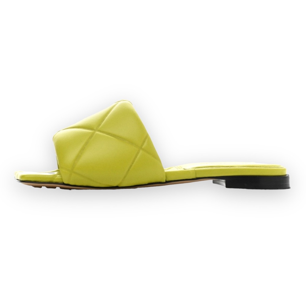 Bottega Veneta Nappa Quilted Lido Flat Sandals in Kiwi